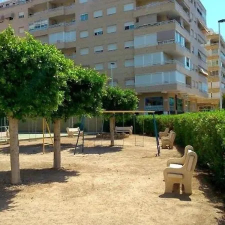 4 Personas Urbanizacion Habaneras Torrevieja