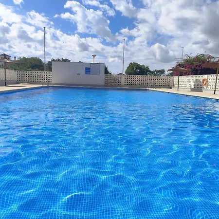 4 Personas Urbanizacion Habaneras *