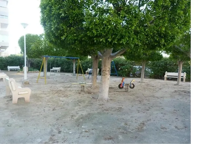 4 Personas Urbanizacion Habaneras *