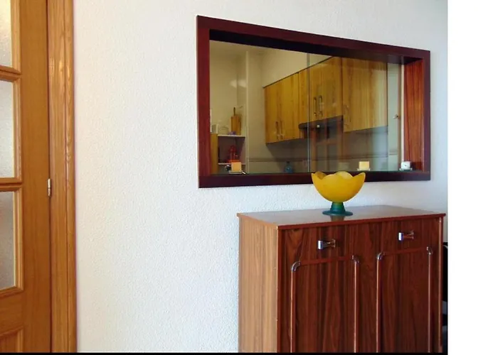 4 Personas Urbanizacion Habaneras *