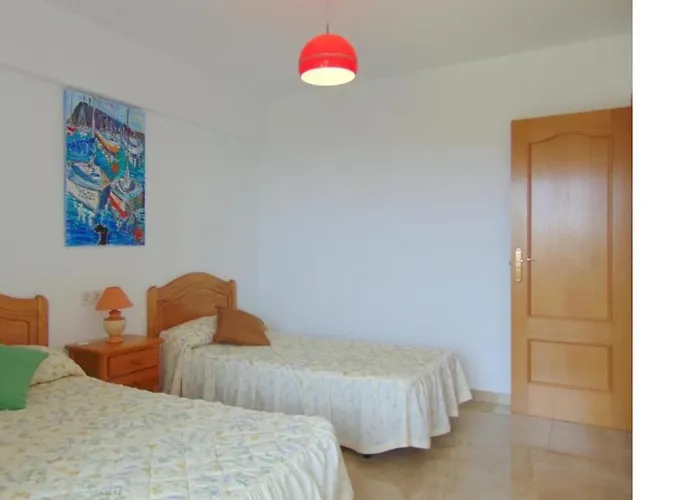 4 Personas Urbanizacion Habaneras Torrevieja