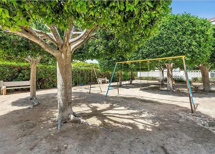 4 Personas Urbanizacion Habaneras Torrevieja